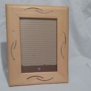 Elegant Light Wood Birch Colored 5" x 7" Photo Frame